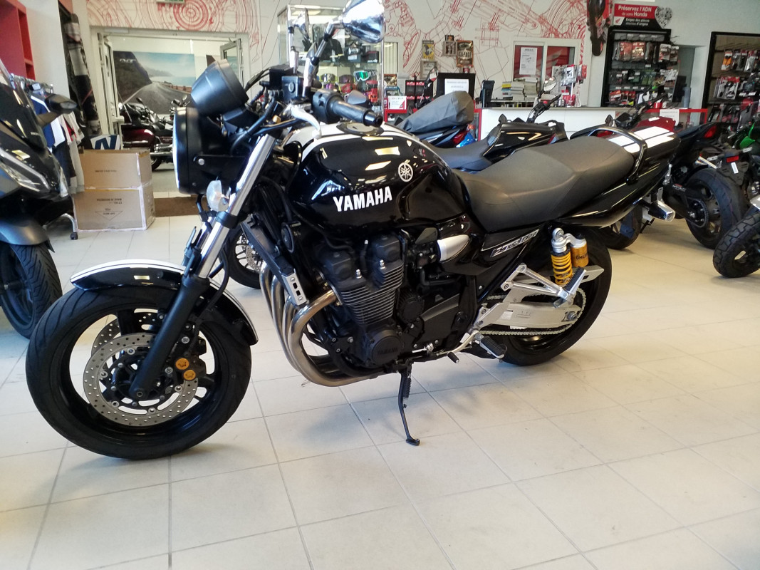 Yamaha XJR 1300 DYNAMIC MOTO  CHOLET 